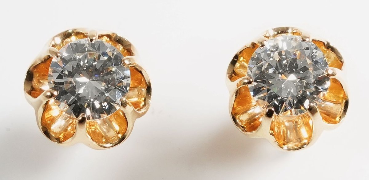 Diamond & 14K yellow gold stud earrings