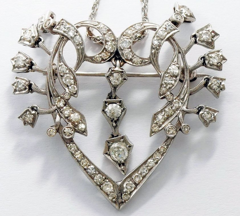 Diamond & platinum heart pendant with 14K chain