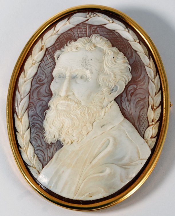 18K yellow gold massive carved cameo with pin and hidden bail