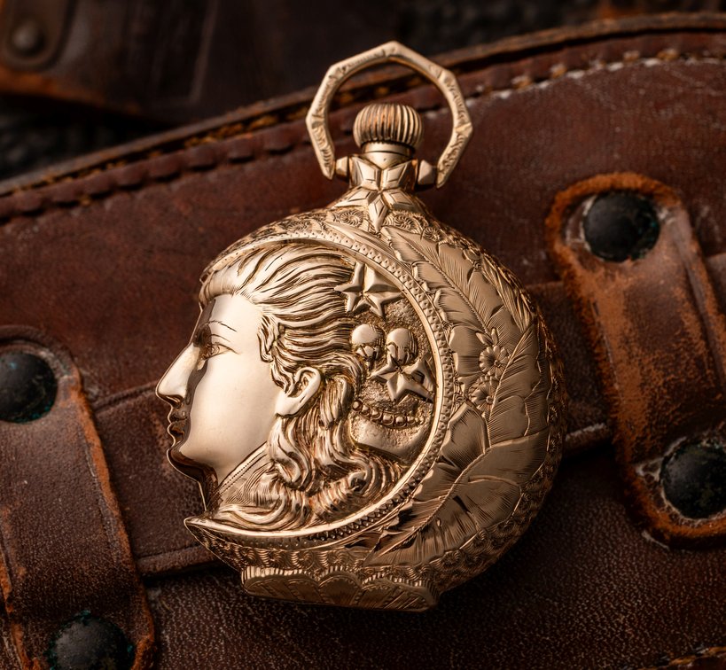 Extraordinary woman & moon form 14K pendant watch