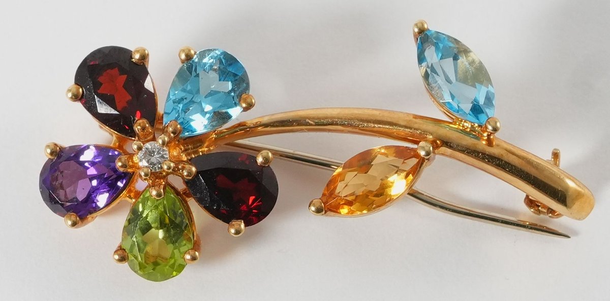 Gemstone & 18K yellow gold flower pin