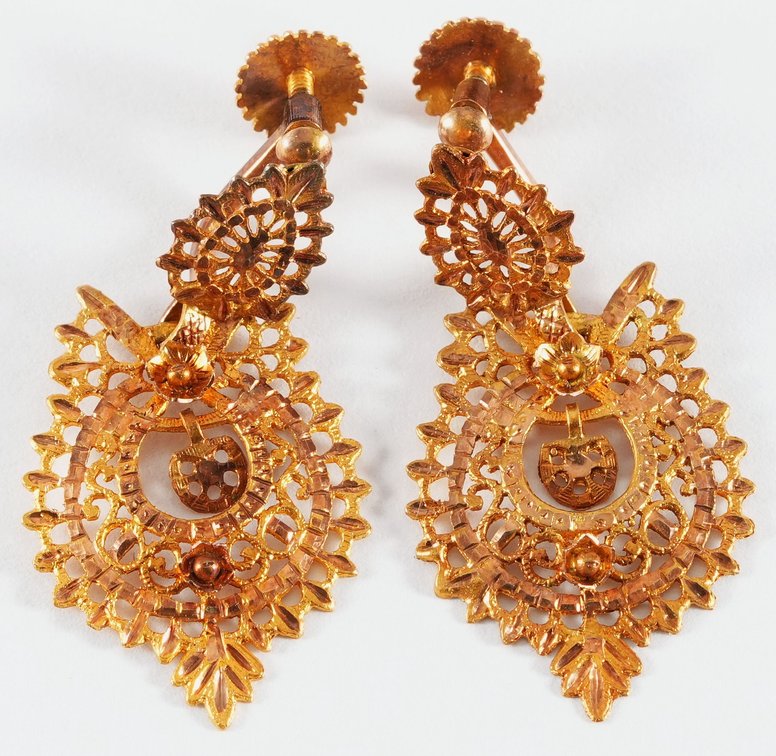 18K yellow gold pierced Thai earrings with dangles and tension backs
