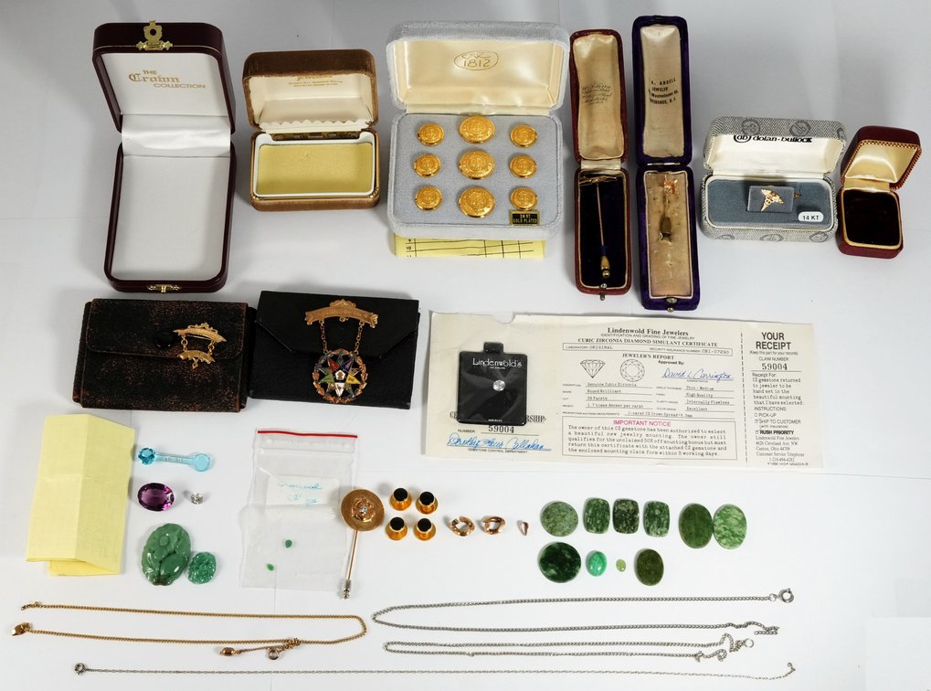 Jewelry lot (45) Assorted items as pictured