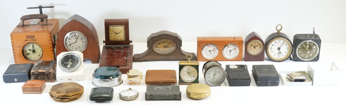 Clock lot (25) Diverse assortment