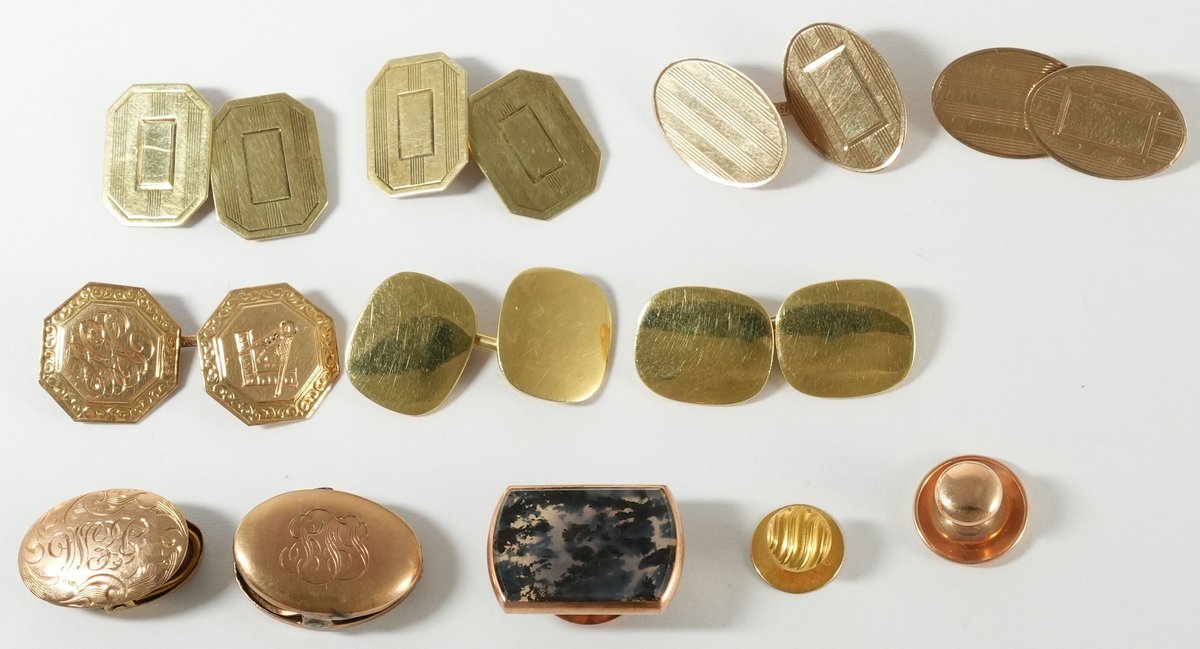 Jewelry lot (12) Assorted cufflinks as pictured in 10-20K gold
