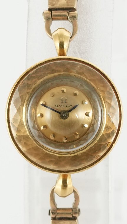 Lady's Omega Saphette cocktail watch, manual wind in 18K