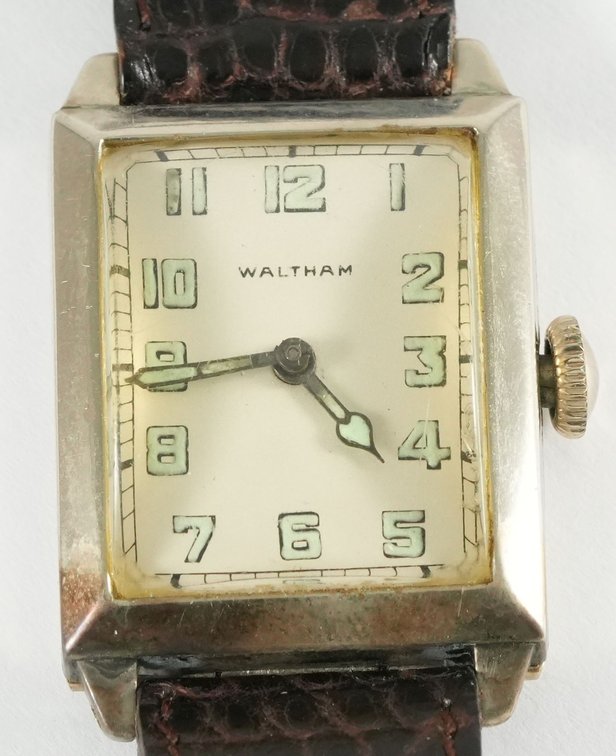 Waltham manual wind in 14K