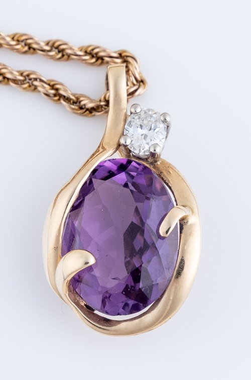 Amethyst, diamond & 14K yellow gold necklace