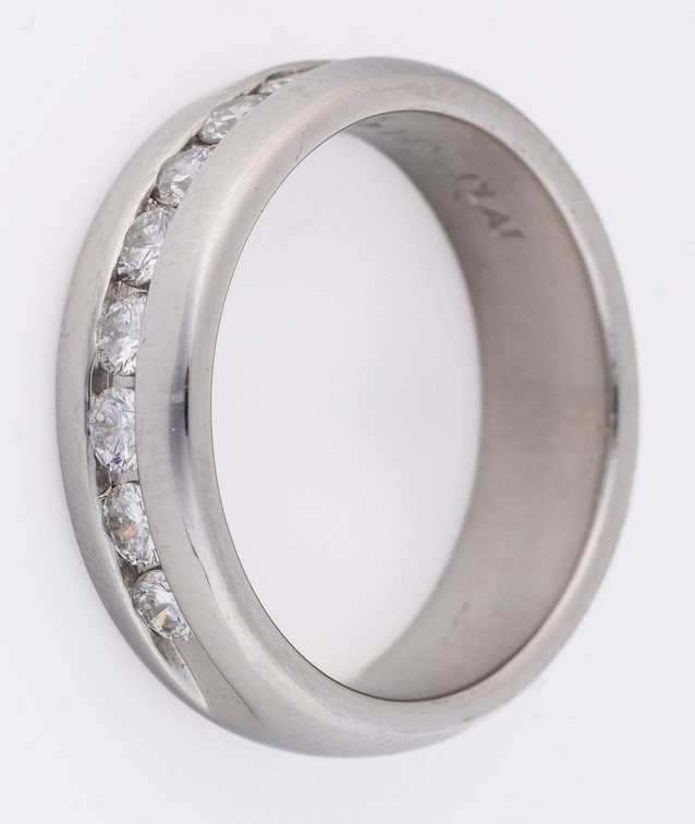 Diamond & platinum wedding band