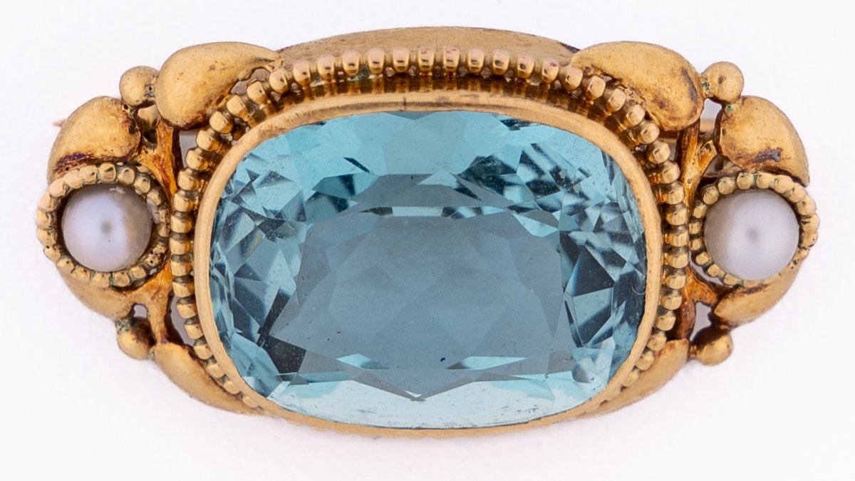 Aquamarine, pearl and 18K yellow gold Arts & Crafts brooch