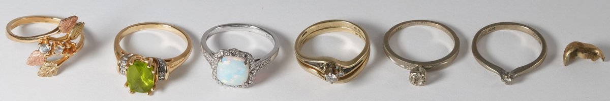 Jewelry lot (7) Assorted items in various materials including 14K, 12K, 10K