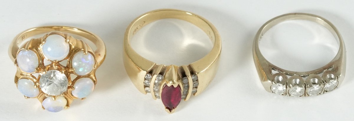 Jewelry lot (3) Assorted 14K gold rings