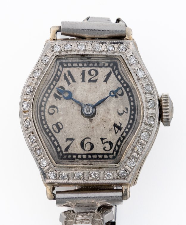 Lady's A LeCoultre diamond cocktail watch, manual wind in 14K
