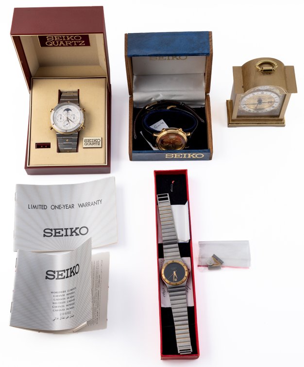 WW & clock lot (4) Japanese quartz watches & Swiss mechanical carriage clock, 1 runs