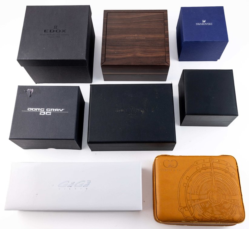 WW lot (8) Assorted Swiss & Japanese mechanical and quartz models, most w/box & papers, 7 run