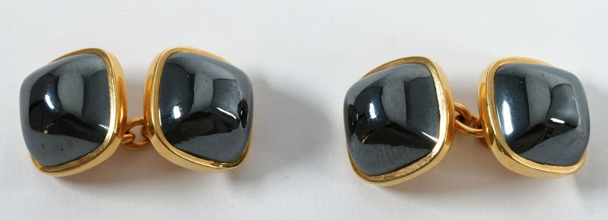Hematite & 18K yellow gold cufflinks by Trianon