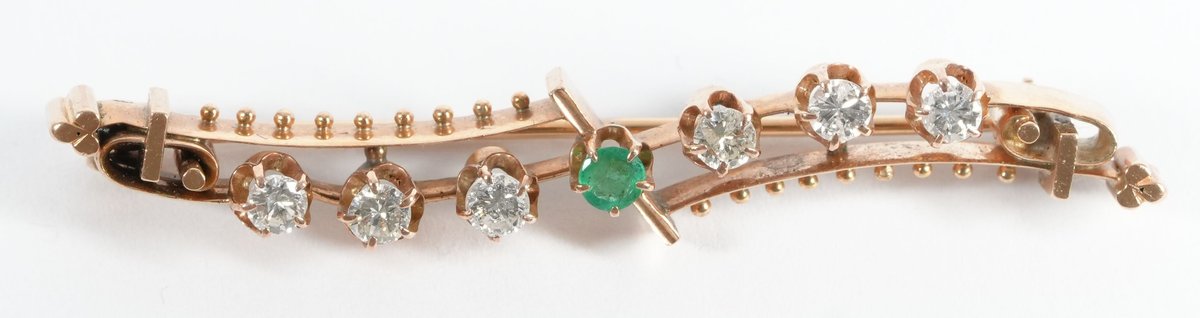 Emerald, diamond & 14K gold antique bar pin