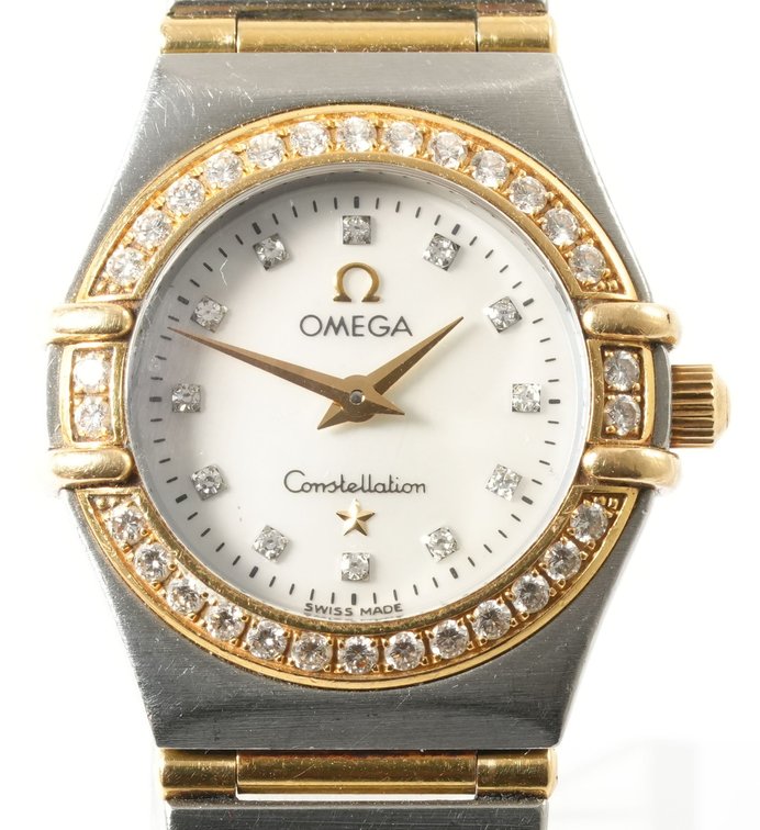 Lady's Omega Constellation Manhattan with diamond dial