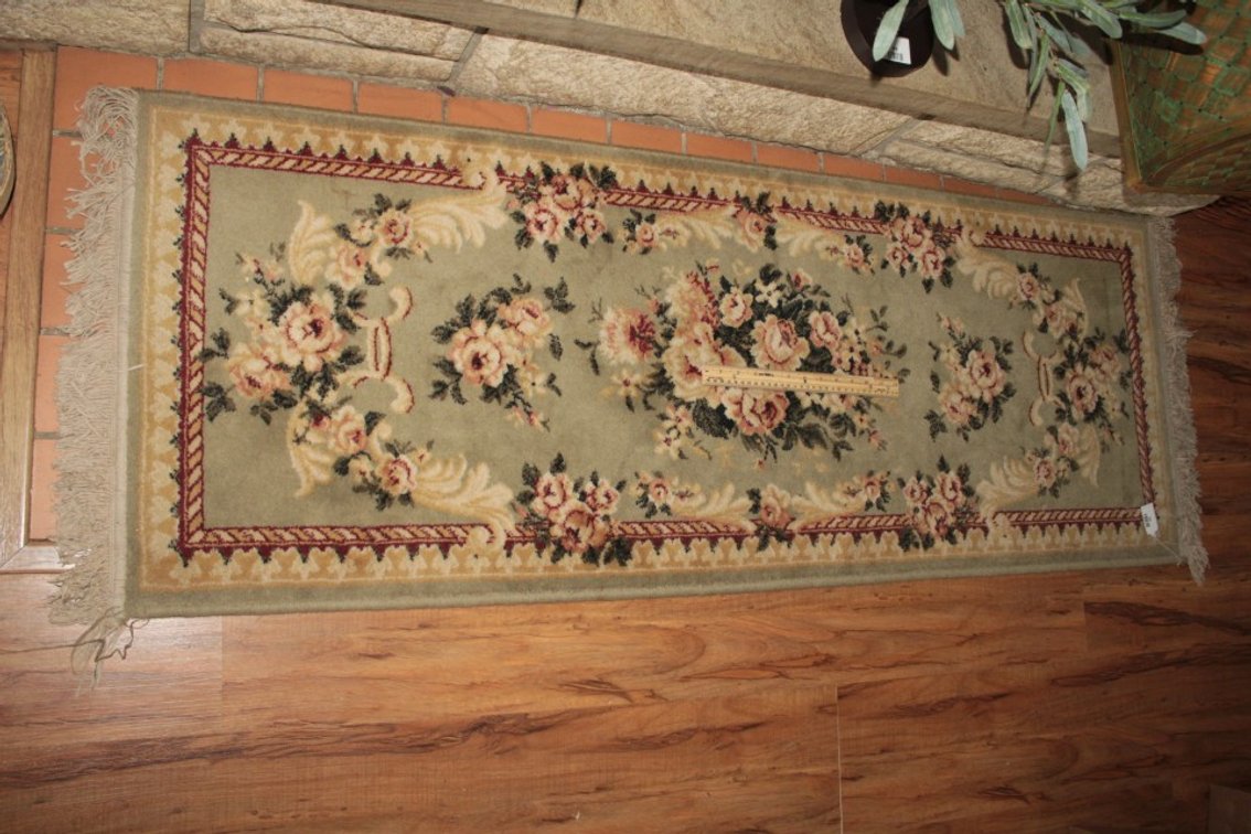 Area Rug 67 x 23