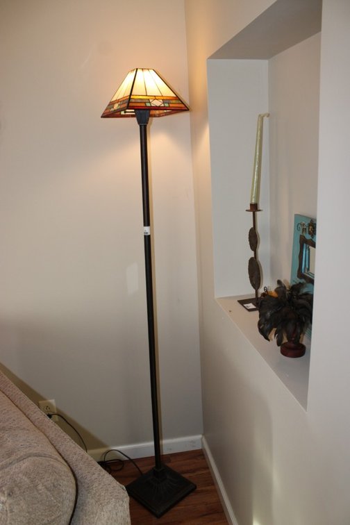 70 Inch Floor Lamp With Stained Glass Shade