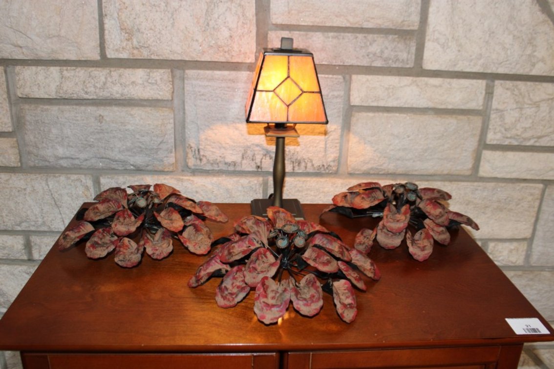 10-Inch Metal Flowers And An 11.5-Inch Table Lamp With Stained Glass Shade