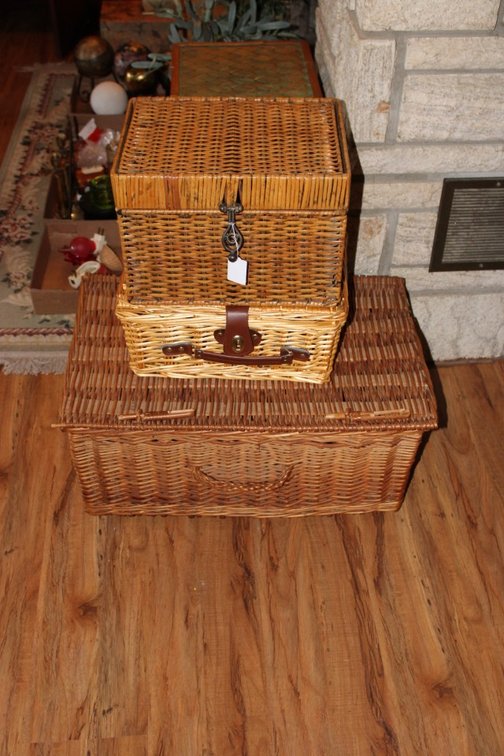 Hinge Lid Wicker Baskets