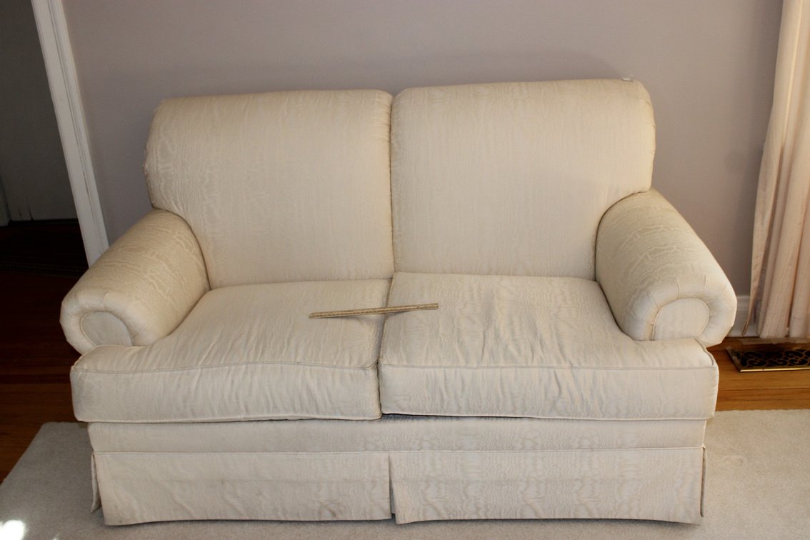 Flexsteel Sofa And Loveseat. Sofa Measures 86 x 35 x 34. Loveseat Measures 62 x 35 x 34