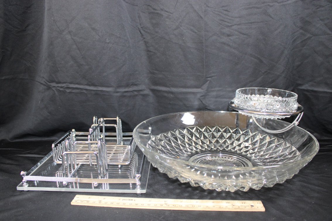 Deco Chip And Dip Set And Table Organizer