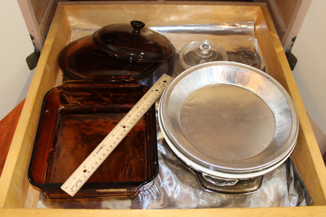 Pie Pans, Casserole And Lids