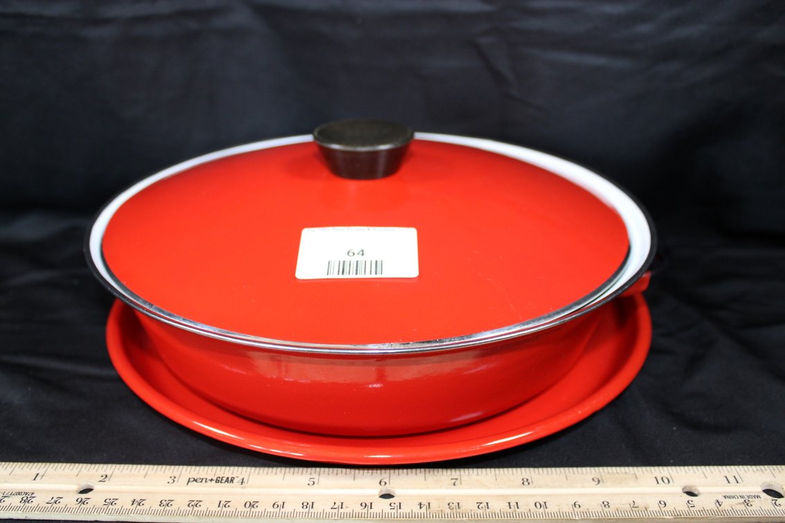 Metal Enameled Pot And Serving Tray