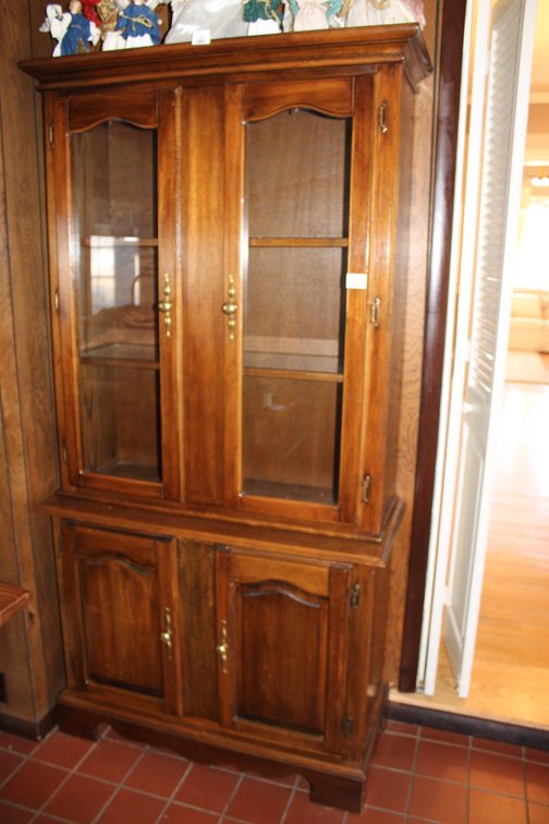 Two-Piece China Cabinet With Lights, Measures 39.5 X 17 X 77.5