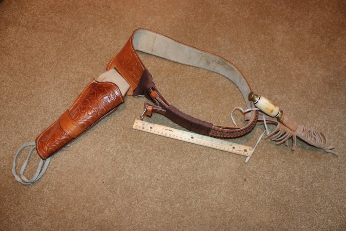 Leather Ammo Belt With Knife And Holster.