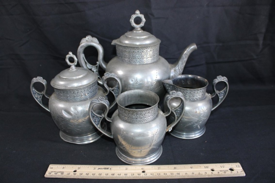 Regan Manufacturing Quadruple Plate No. 19 Teapot