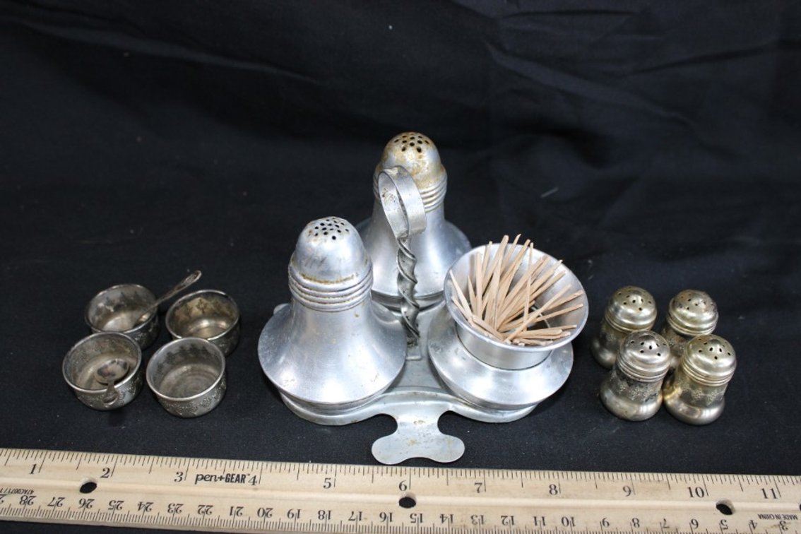 Four Sterling Pepper Shakers No. 7714, Four Sterli