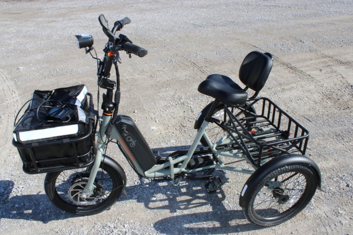Rad Power Bikes Tricycle Comes With Battery Key And Charger, Works