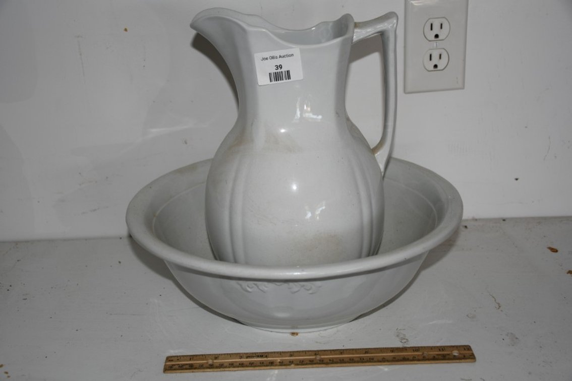 Wash Bowl and Pitcher - Alfred Meakin Royal Ironstone China