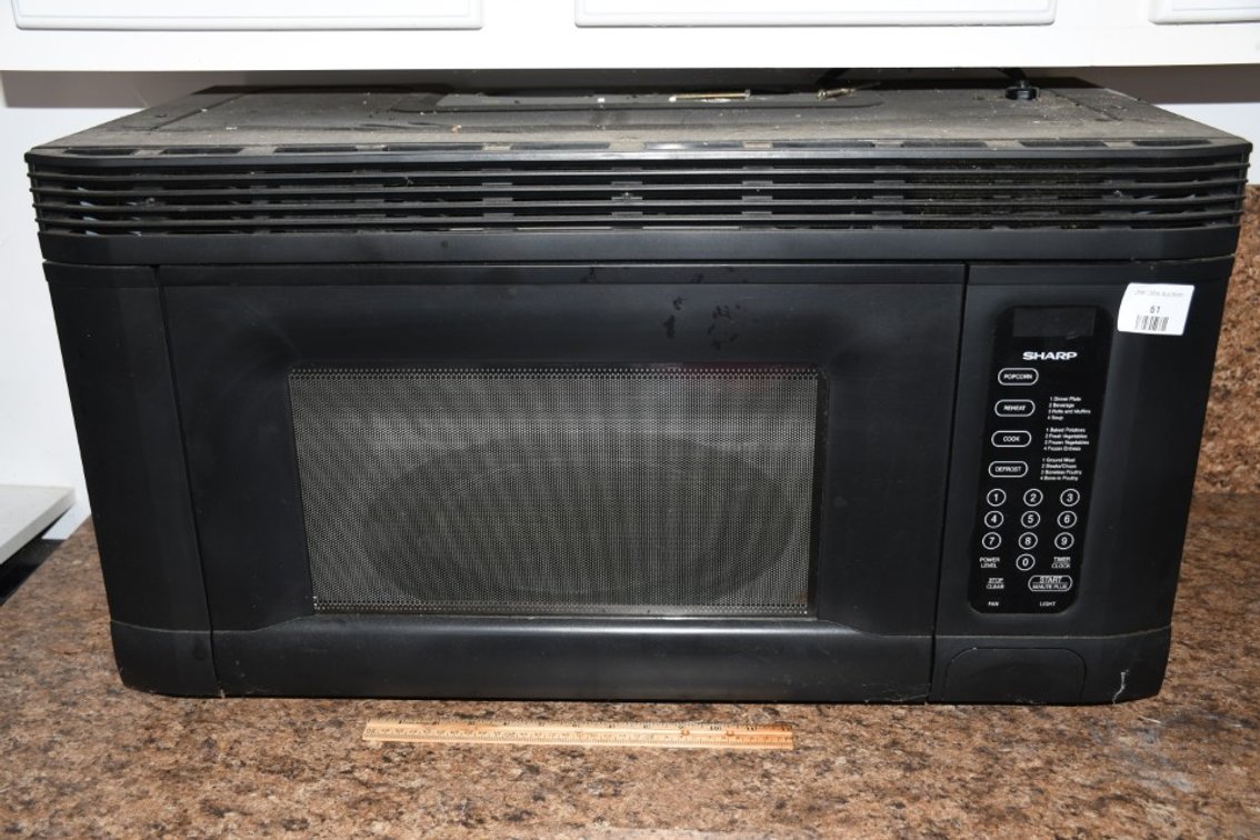 Microwave - Measures 30 x 15 x 16