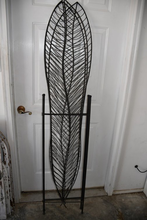 Wire 3 Panel Changing Screen - Measures 50 x 68