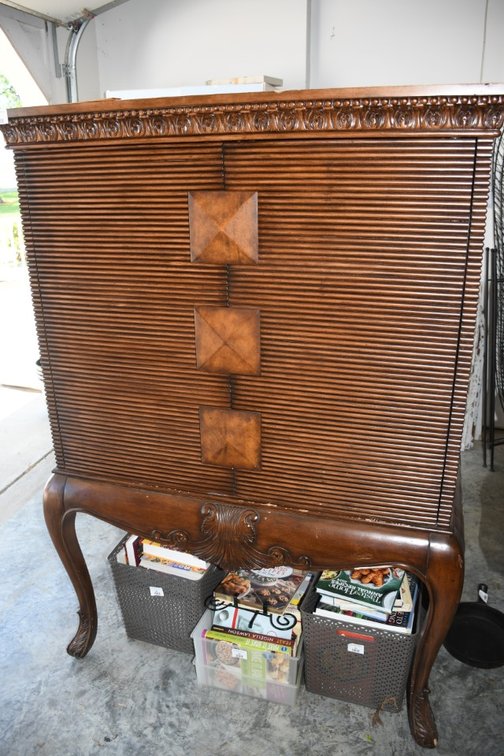 Media Cabinet - Measures 40.5 x 25 x 64.5