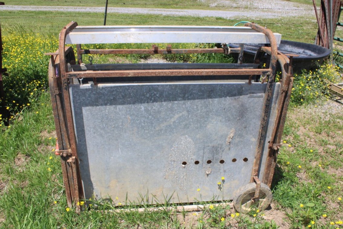 Small Livestock Catch Chute
