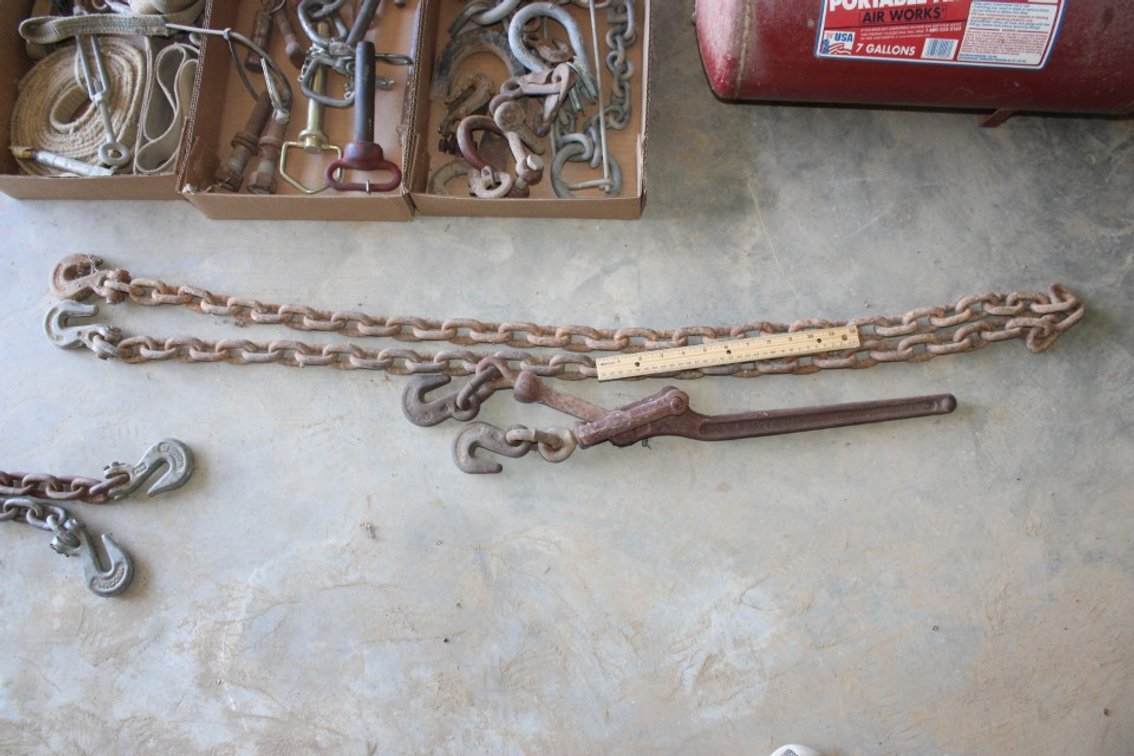 Chain Binder and 8 Ft Chain With 2 Hooks