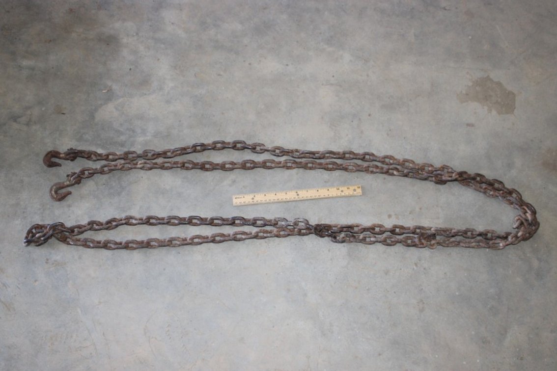 16 Ft Chain With Hooks
