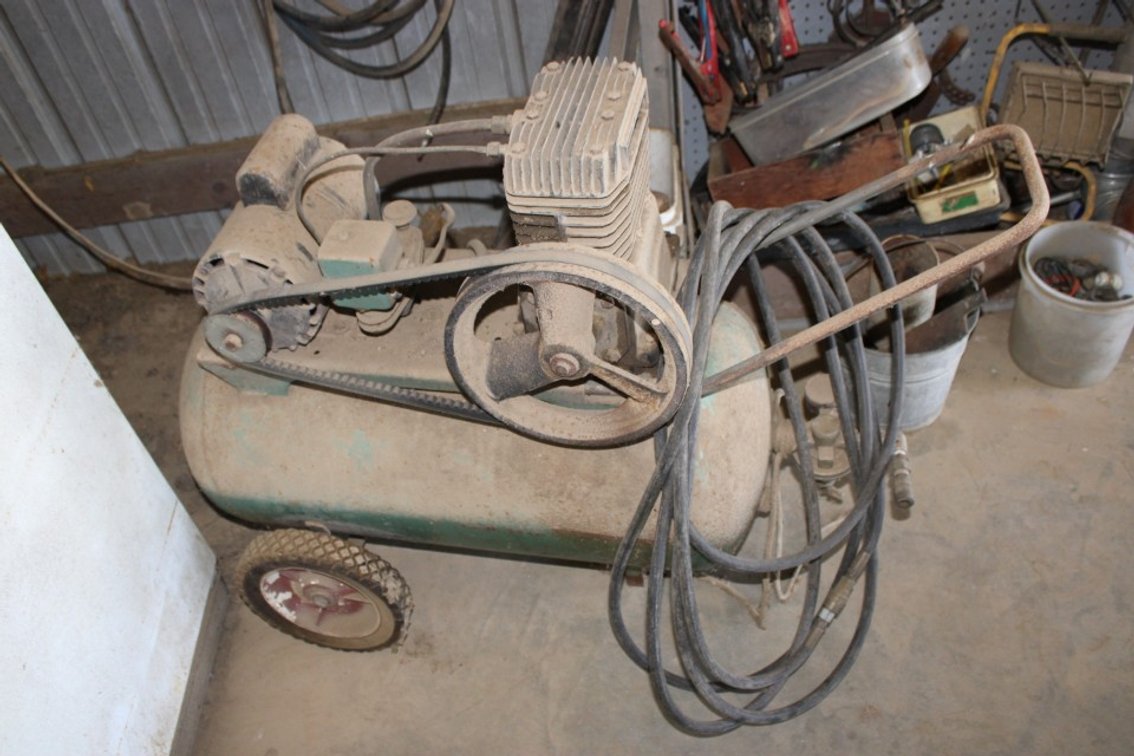 Air Compressor, Hardwired, Buyer Is Responsible for Disconnecting