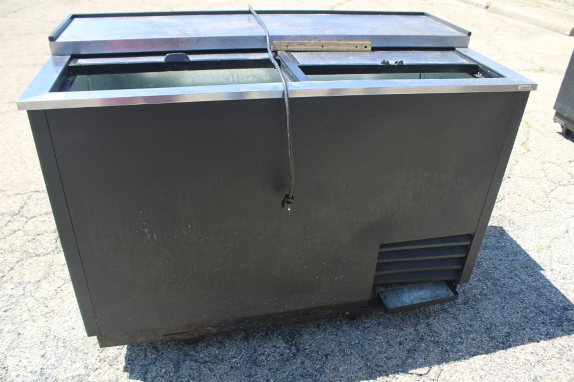 True Model T-50-6C Heavy Duty Chiller Froster on Casters, 50 x 27 x 33