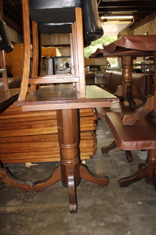 High Top Table With Four Stools, 41.5 x 29.5 x 43