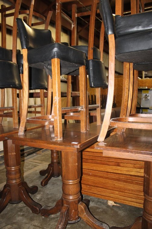 High Top Table With Four Stools, 41.5 x 29.5 x 43