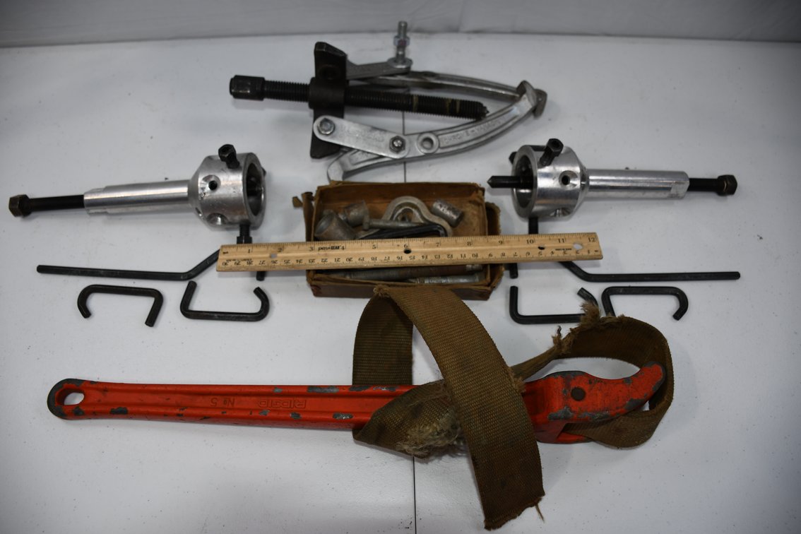 Pullers Strap Wrench