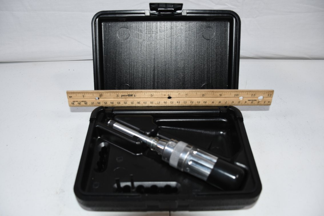 Sturtevent Benchman Torque Screwdriver Kit Has Torque Driver and 2 Bits