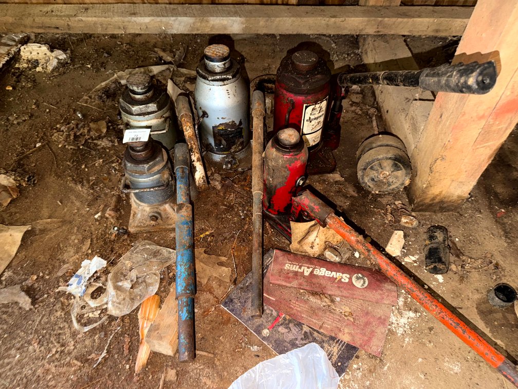Bottle Jacks