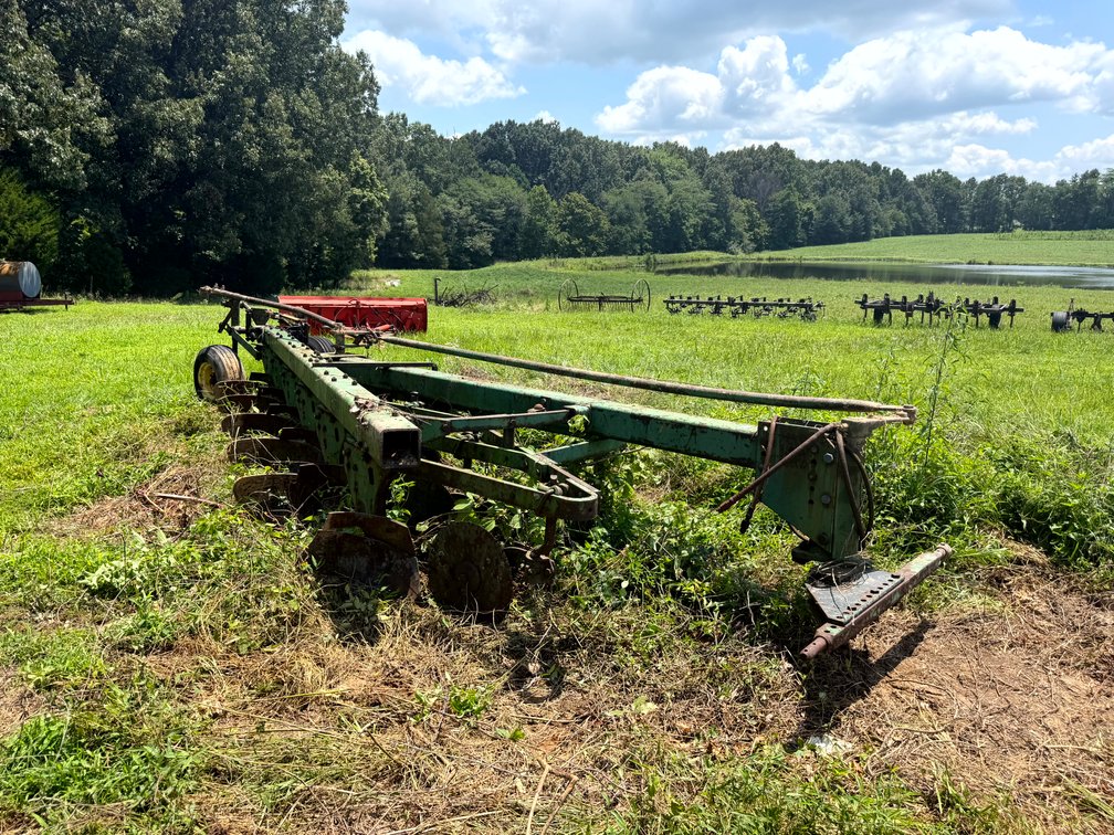 7 Bottom John Deere Moldboard Plow